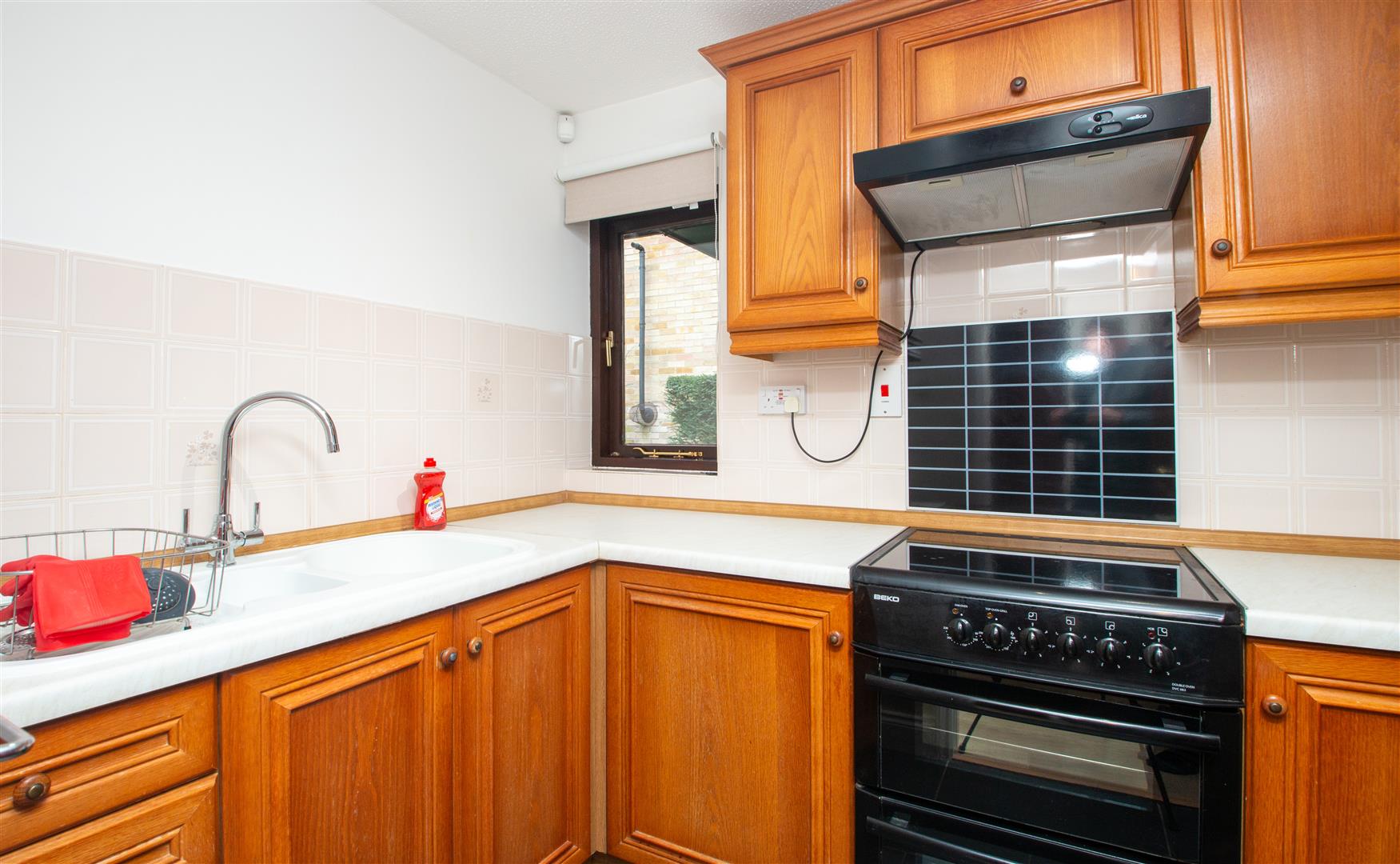 1 bed property in Redland Drive, Milton Keynes